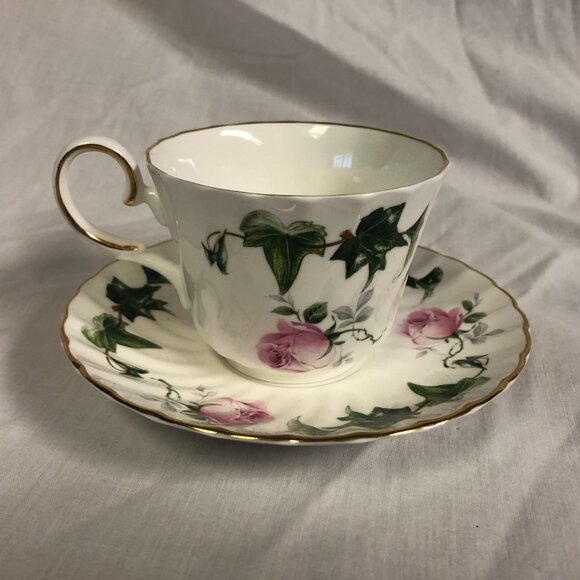 Allyn Nelson Fine Bone China England Cup & Saucer Sets Pink Roses & Ivy - Picture 6 of 14